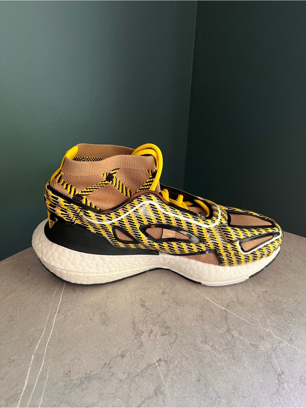 Adidas UltraBoost 22 Stella McCartney Sneaker - Picture 7 of 8